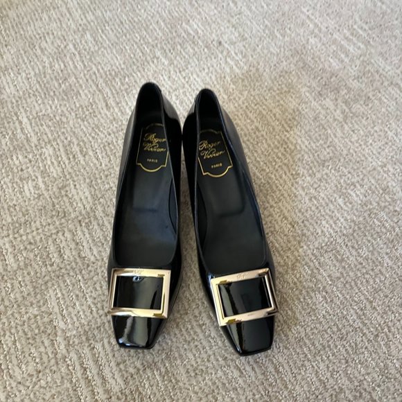 Roger Vivier "Belle Vivier Trompette" Black Patent Leather Pumps 40 9 - Picture 5 of 12